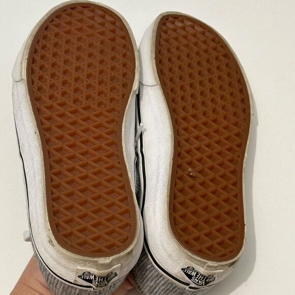 VANS Gray Canvas Shoes Lace Up Flats Skate Sneakers Womens Size 7 EU 37 - Picture 5 of 6